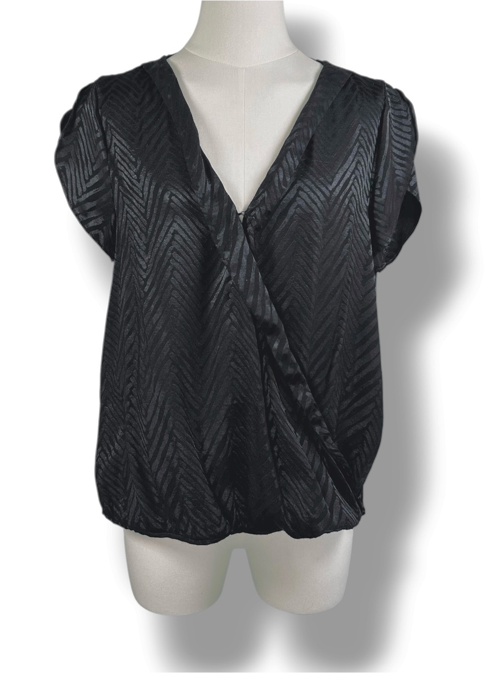 4/$20 White House Black Market Black Satin Zebra Print Surplice Blouse Medium - Picture 2 of 6